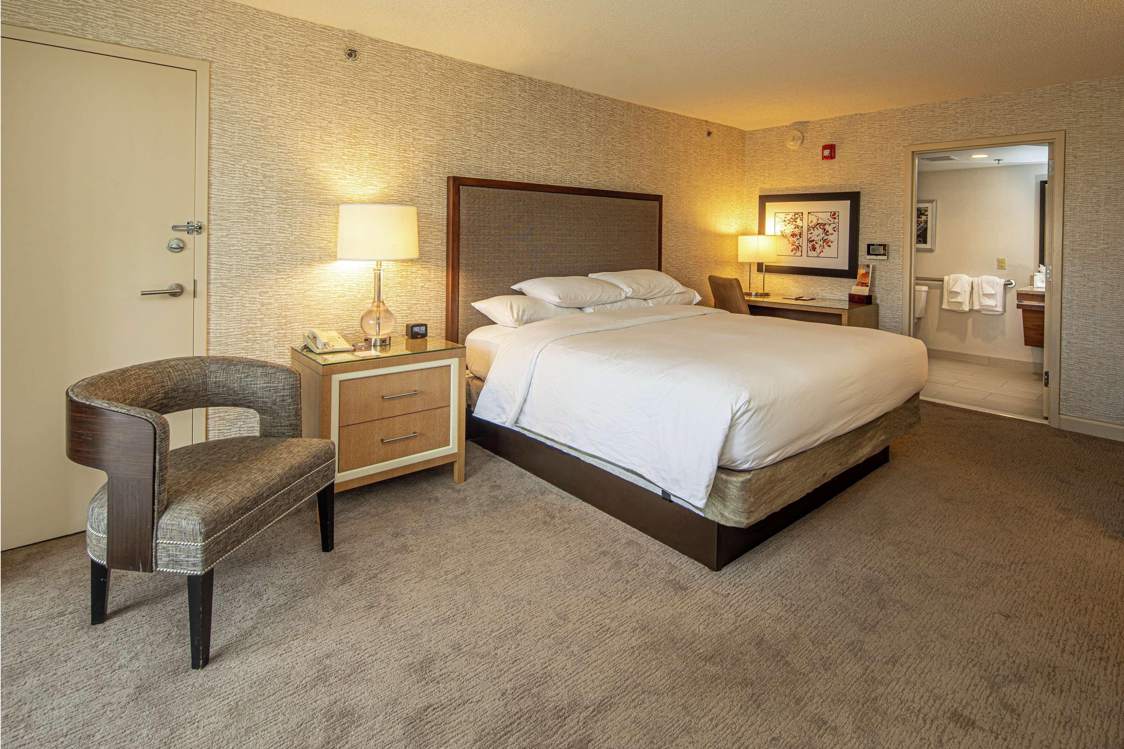 Doubletree By Hilton Pittsburgh-Green Tree Crafton Buitenkant foto