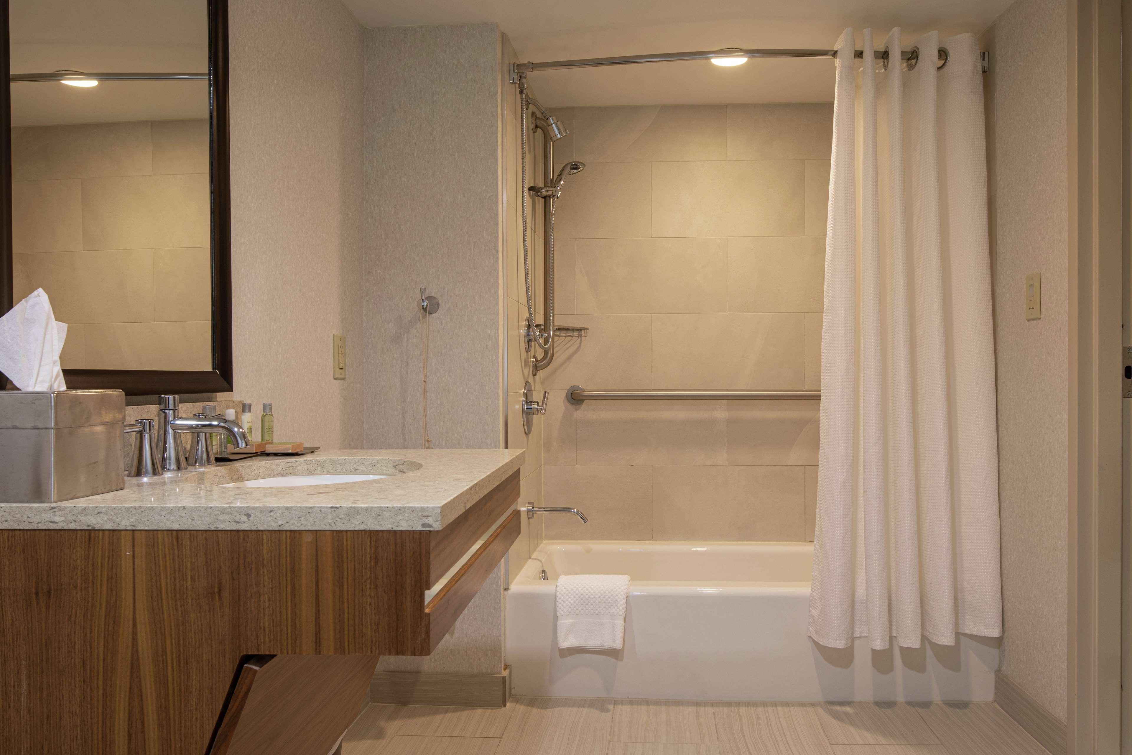 Doubletree By Hilton Pittsburgh-Green Tree Crafton Buitenkant foto