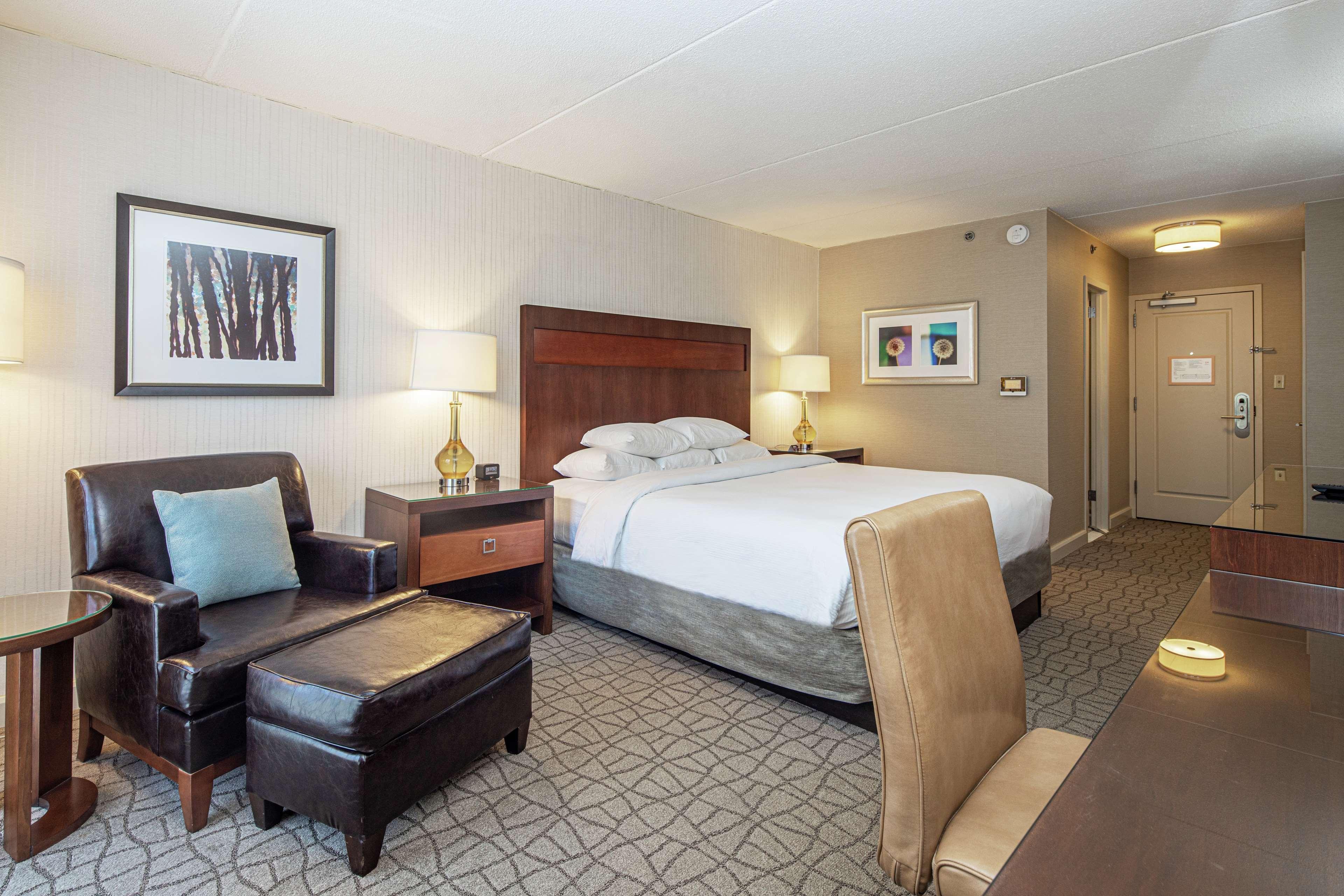 Doubletree By Hilton Pittsburgh-Green Tree Crafton Buitenkant foto