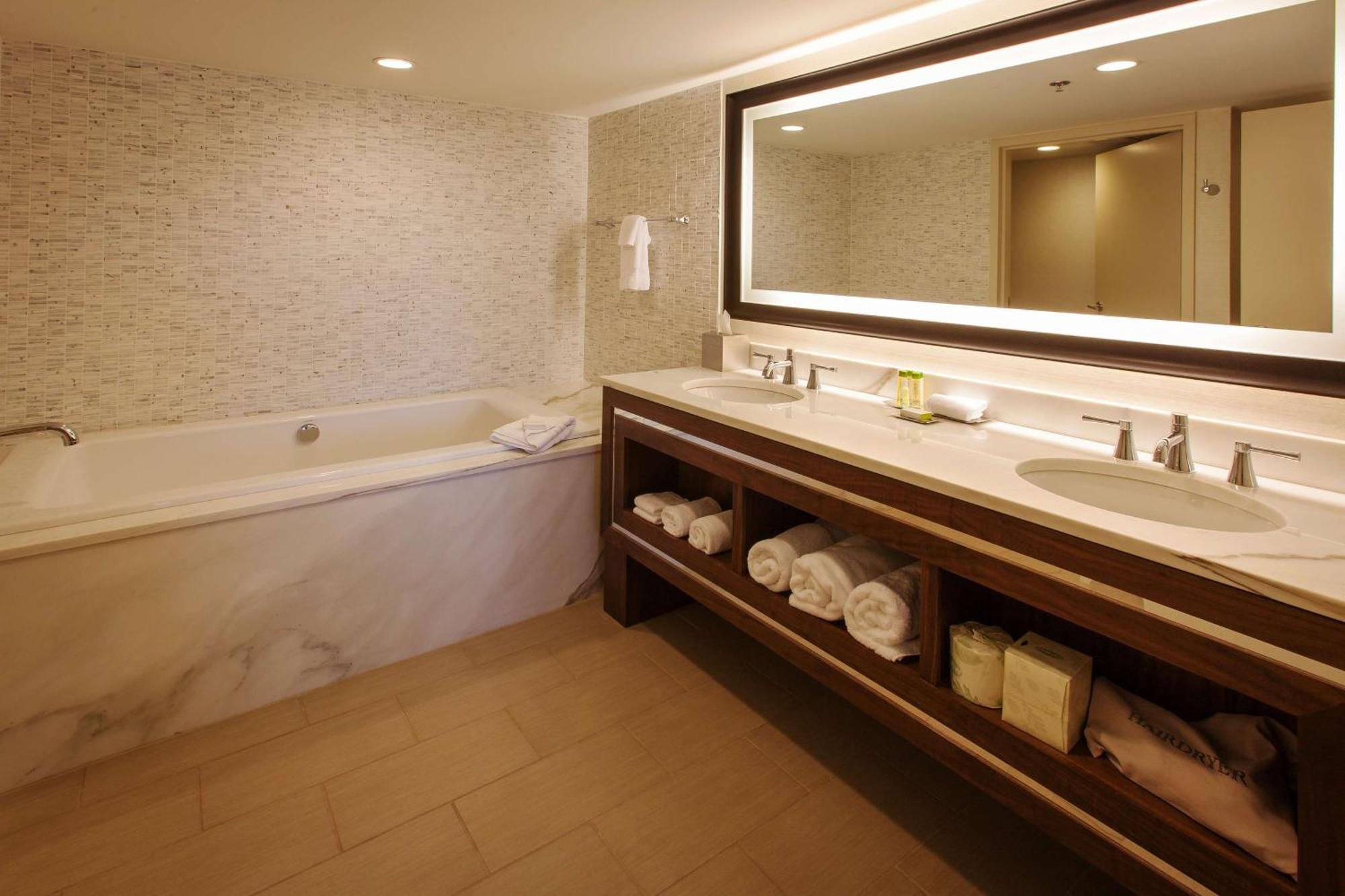 Doubletree By Hilton Pittsburgh-Green Tree Crafton Buitenkant foto