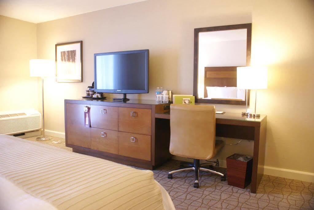 Doubletree By Hilton Pittsburgh-Green Tree Crafton Buitenkant foto